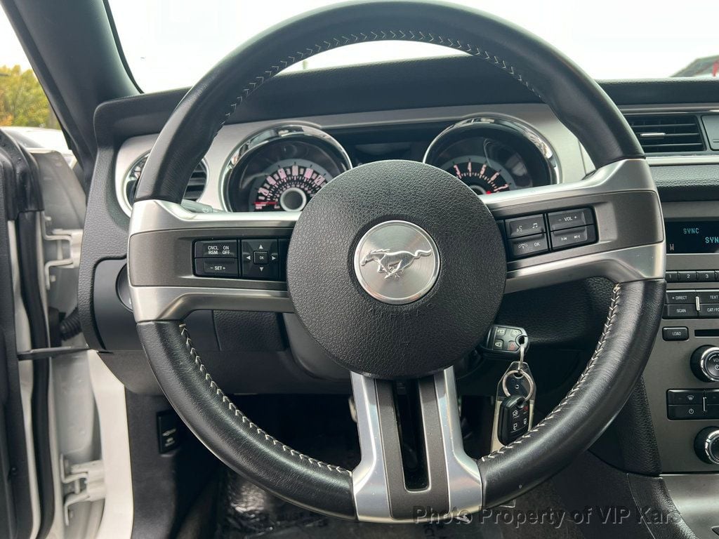 2013 Ford Mustang 2dr Coupe V6 - 22937459 - 13