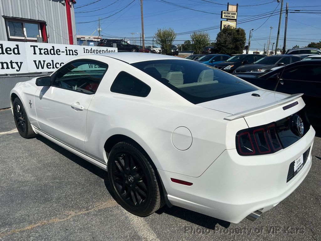 2013 Ford Mustang 2dr Coupe V6 - 22937459 - 5