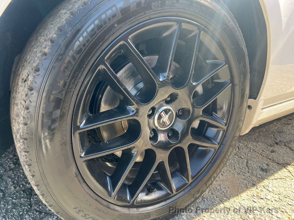 2013 Ford Mustang 2dr Coupe V6 - 22937459 - 8