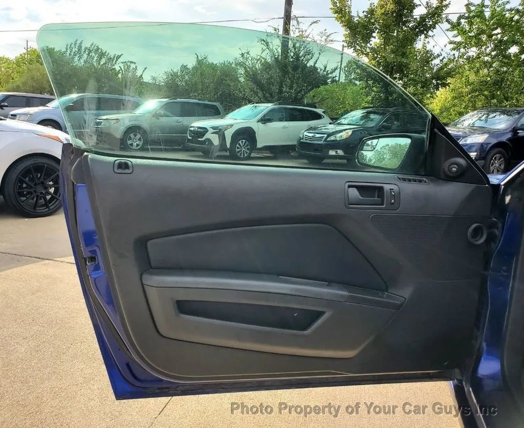 2013 Ford Mustang 2dr Coupe V6 - 23003613 - 17