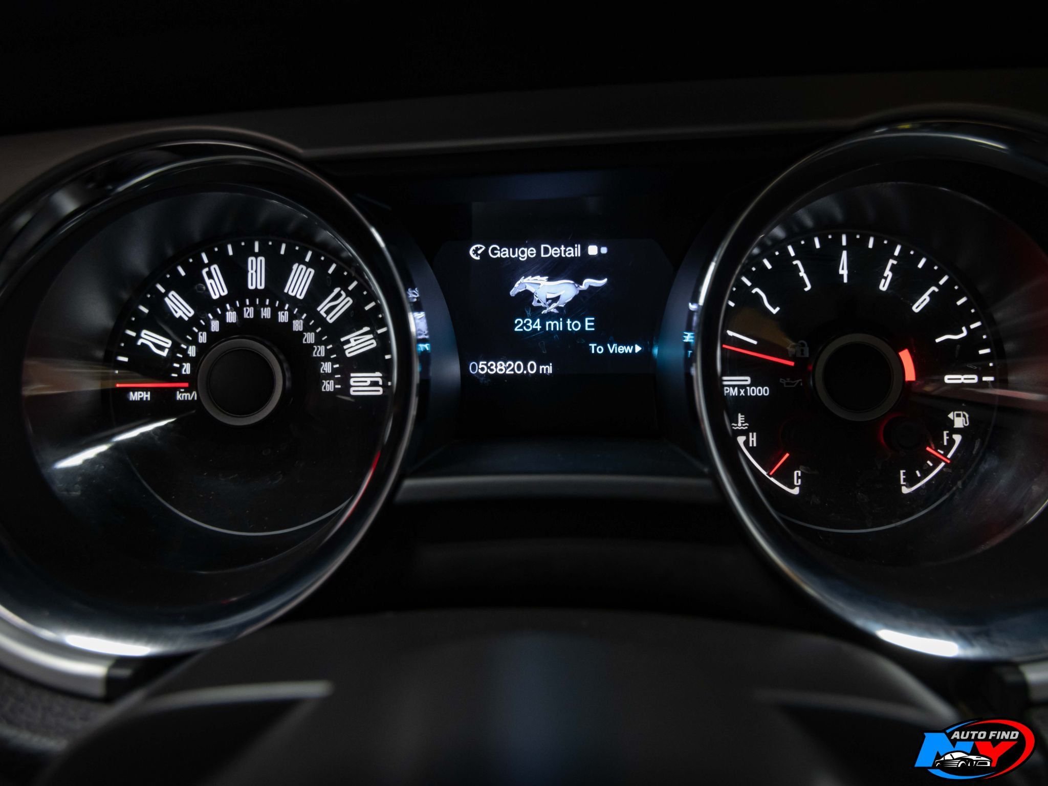 2013 Ford Mustang Premium photo 6