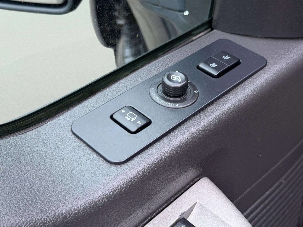 2013 Ford Super Duty F-250 SRW Lariat 4x4 4dr Crew Cab 6.8 ft. SB Pickup - 23003231 - 13