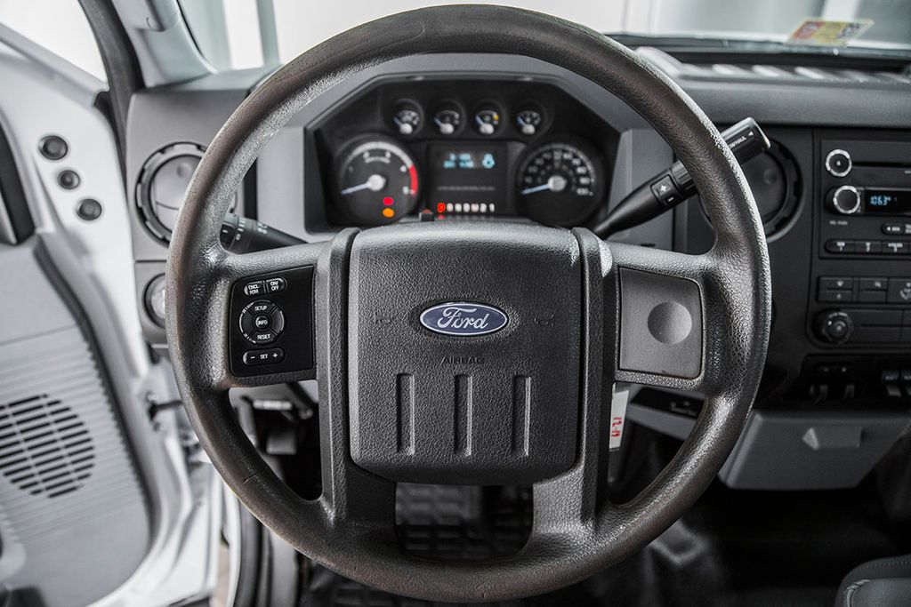 2013 Ford Super Duty F-450 DRW Cab-Chassis F450 REG CAB - 15742320 - 19