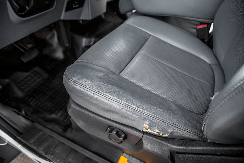 2013 Ford Super Duty F-450 DRW Cab-Chassis F450 REG CAB - 15742320 - 22