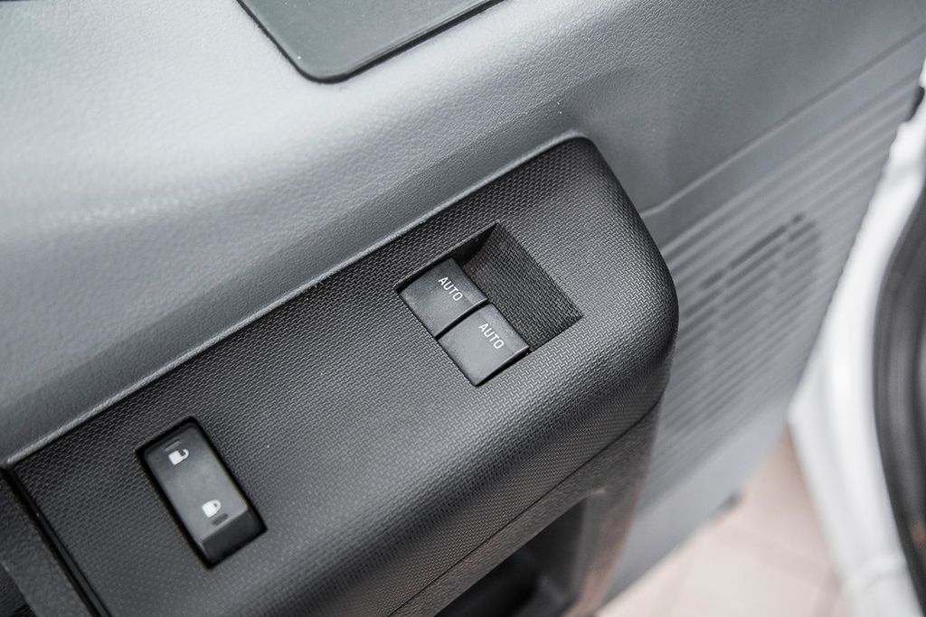 2013 Ford Super Duty F-450 DRW Cab-Chassis F450 REG CAB - 15742320 - 23