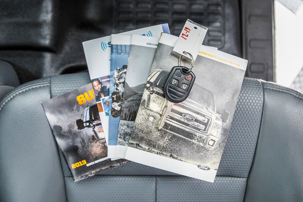 2013 Ford Super Duty F-450 DRW Cab-Chassis F450 REG CAB - 15742320 - 28