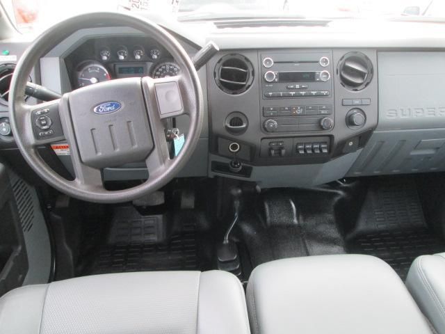 2013 Ford Super Duty F-550 DRW 4WD Crew Cab 200" WB 84" CA XL - 13190937 - 2