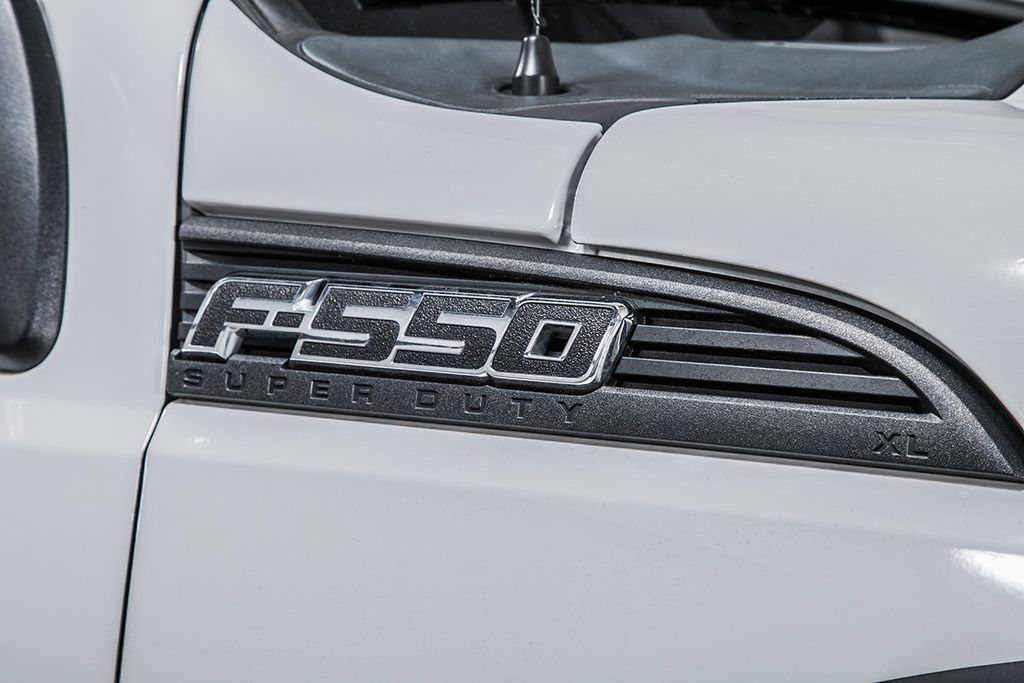 2013 Ford Super Duty F-550 DRW F550 CREW 4X4 * 6.7 POWERSTROKE * CONCRETE BODY * LOCAL TRUC - 16074953 - 4