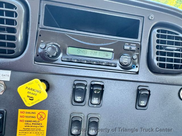 2013 Freightliner M2 JUST 32k MILES! TANDEM AXLE LONG FLATBED SUPER NICE UNIT! FINANCE OR LEASE! - 23017566 - 64