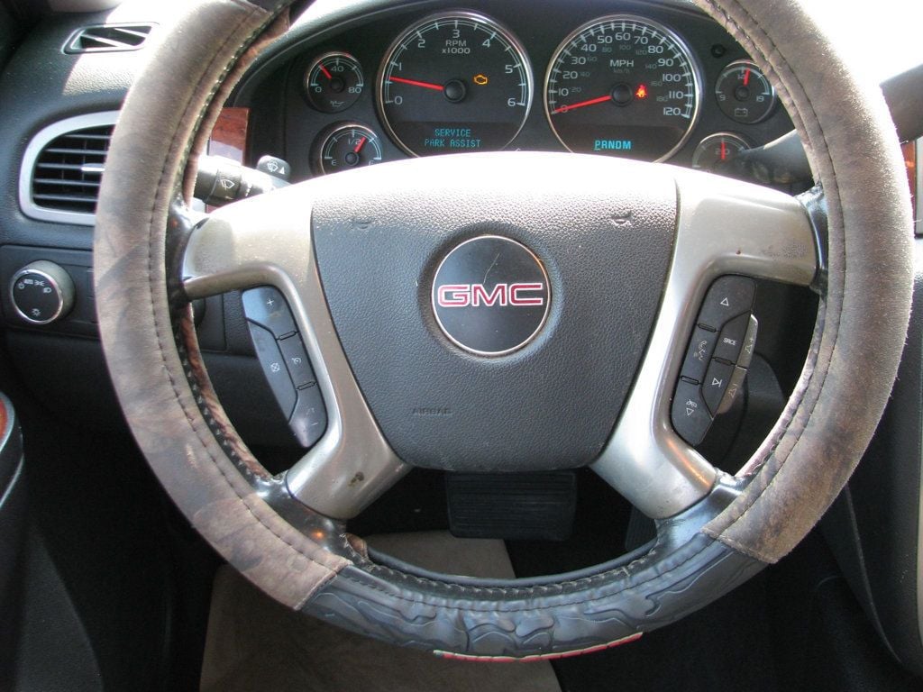GMC Sierra photo 13