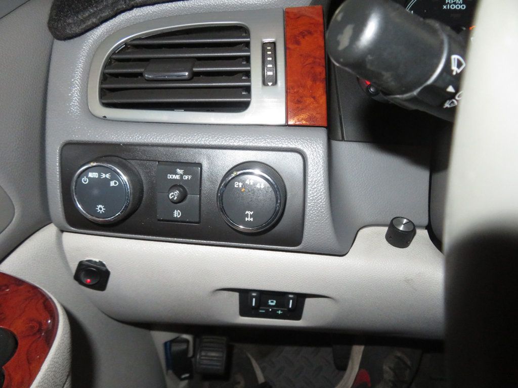 2013 GMC Sierra 2500HD LIFTED SLT DURAMAX DIESEL 4X4 EXTRA CLEAN AZ DIESEL NEW TIRES - 22947577 - 40