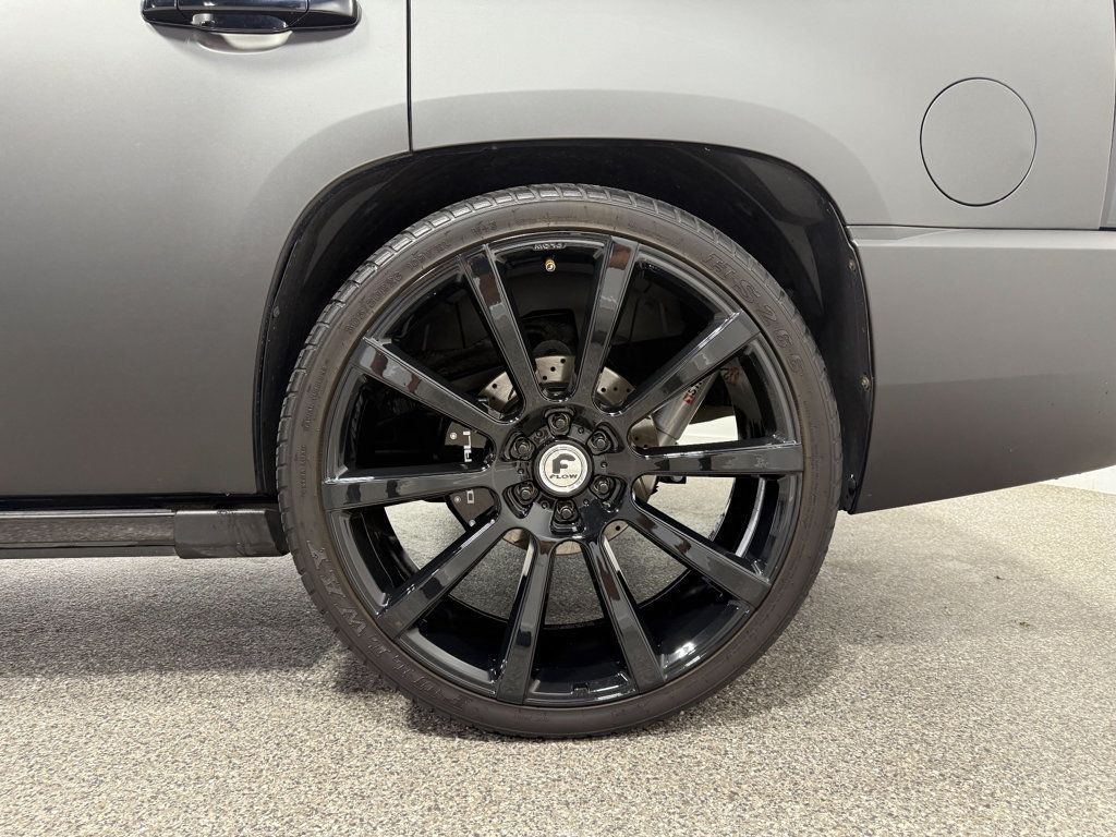GMC Yukon photo 12