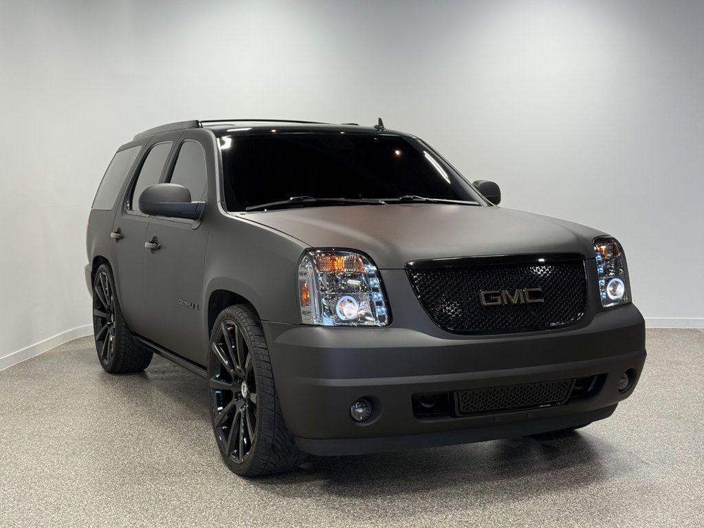 GMC Yukon photo 3