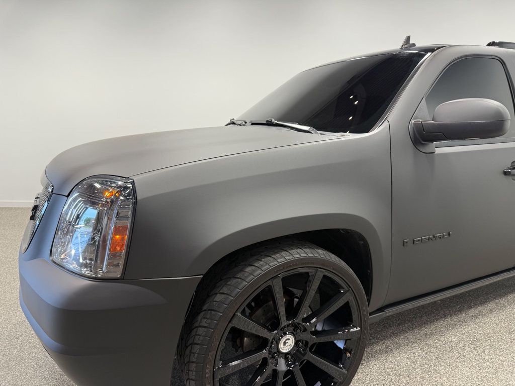 GMC Yukon photo 7
