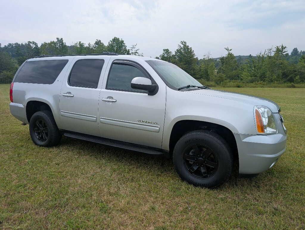 2013 Gmc Yukon XL SLT photo 2