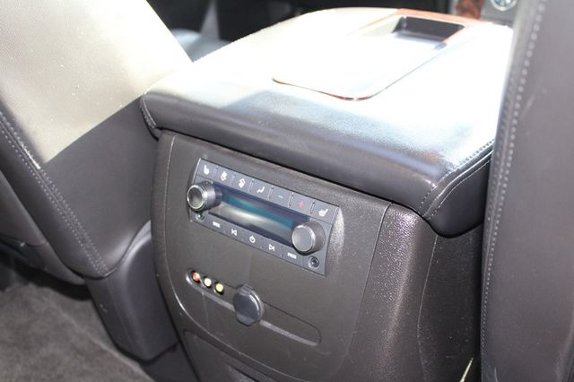 2013 GMC Yukon XL AWD 4dr 1500 Denali - 22980867 - 30