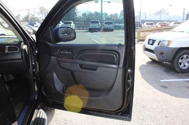 2013 GMC Yukon XL AWD 4dr 1500 Denali - 22980867 - 37