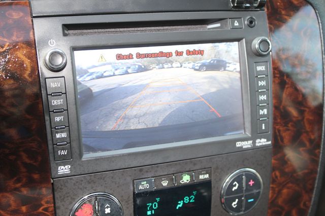 2013 GMC Yukon XL AWD 4dr 1500 Denali - 22980867 - 41