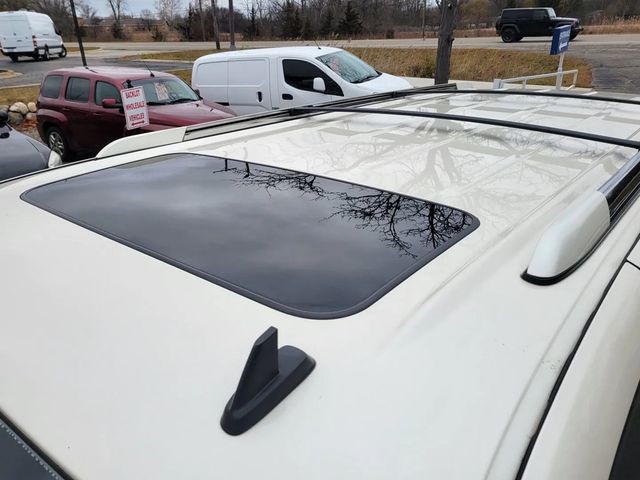 2013 GMC Yukon XL 1500 Denali Sport Utility 4D - 22969894 - 17