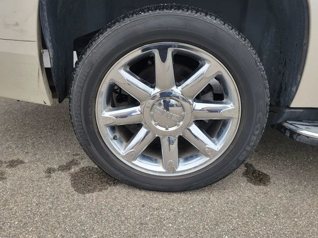 2013 GMC Yukon XL 1500 Denali Sport Utility 4D - 22969894 - 20