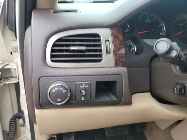 2013 GMC Yukon XL 1500 Denali Sport Utility 4D - 22969894 - 22