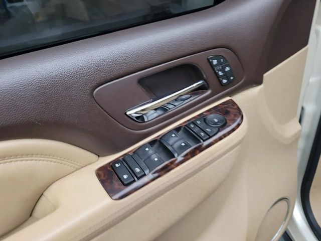 2013 GMC Yukon XL 1500 Denali Sport Utility 4D - 22969894 - 26