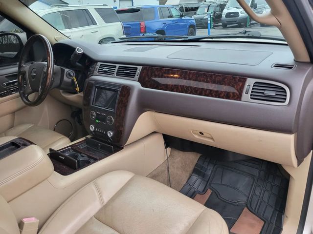 2013 GMC Yukon XL 1500 Denali Sport Utility 4D - 22969894 - 29