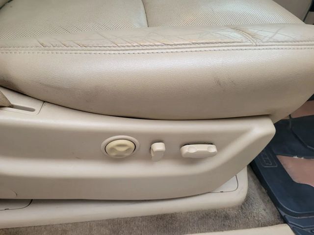 2013 GMC Yukon XL 1500 Denali Sport Utility 4D - 22969894 - 30