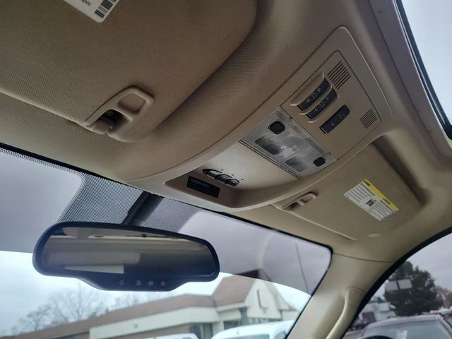 2013 GMC Yukon XL 1500 Denali Sport Utility 4D - 22969894 - 31