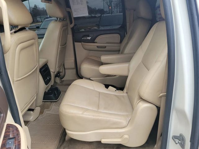 2013 GMC Yukon XL 1500 Denali Sport Utility 4D - 22969894 - 3