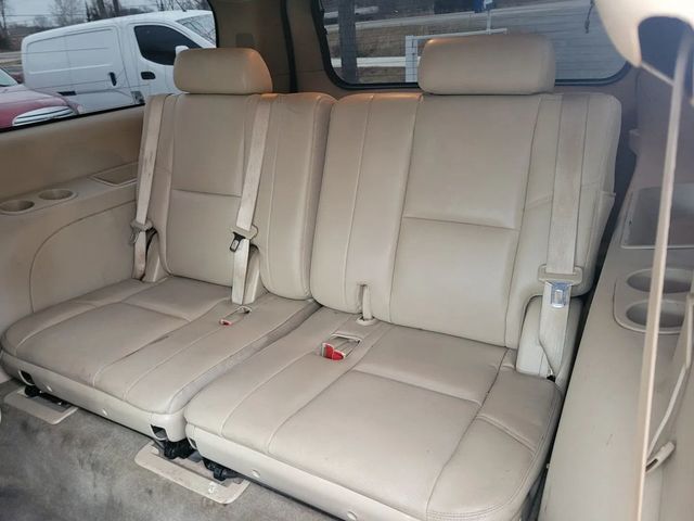 2013 GMC Yukon XL 1500 Denali Sport Utility 4D - 22969894 - 5