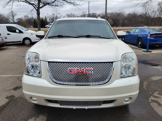 2013 GMC Yukon XL 1500 Denali Sport Utility 4D - 22969894 - 8