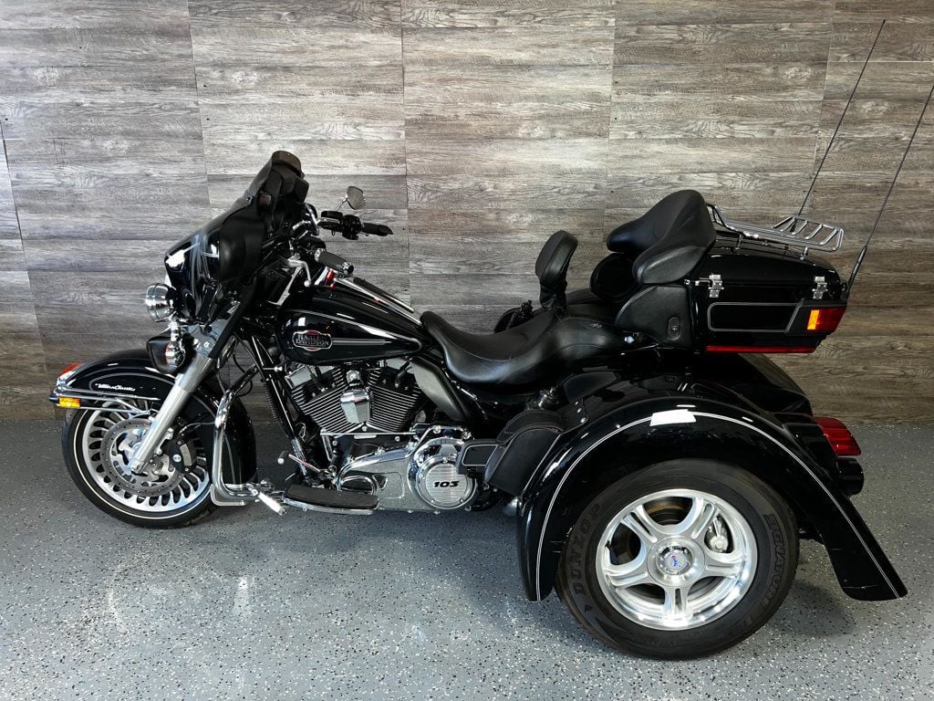 2013 Harley-Davidson FLHTCU Ultra Classic Electra Glide LOW MILES! - 22422803 - 10