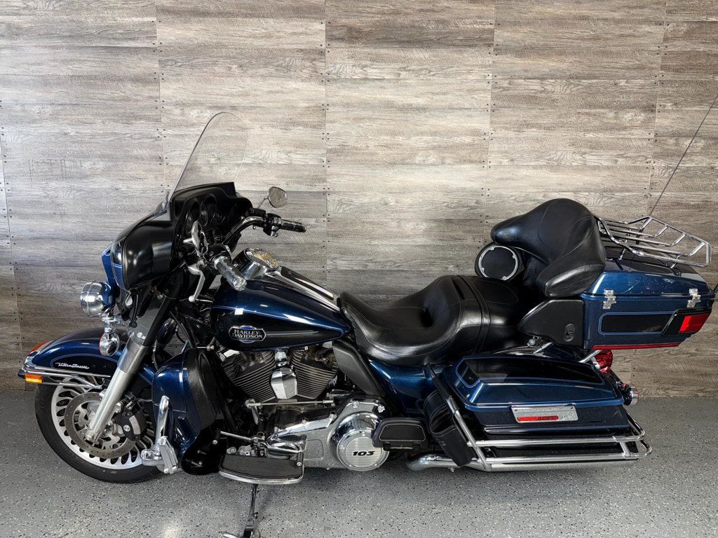 2013 Harley-Davidson FLHTCU Ultra Classic Electra Glide SUPER CLEAN! - 22954575 - 11