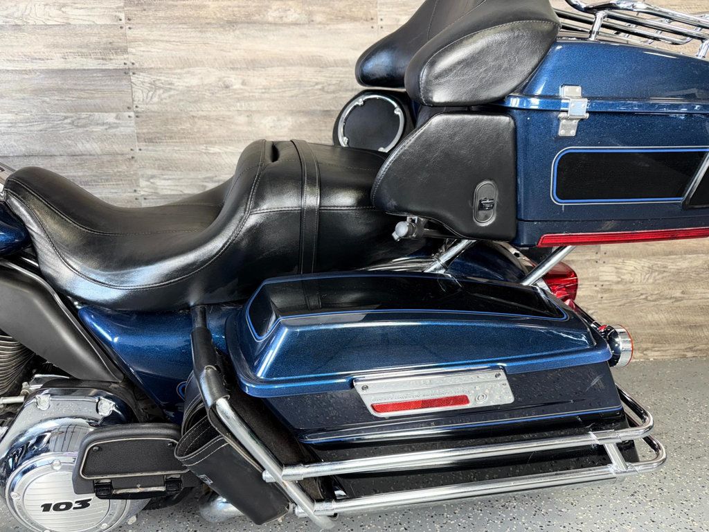 2013 Harley-Davidson FLHTCU Ultra Classic Electra Glide SUPER CLEAN! - 22954575 - 13