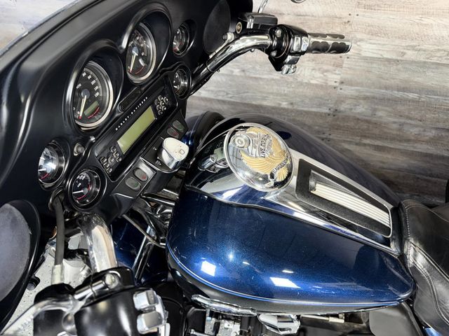 2013 Harley-Davidson FLHTCU Ultra Classic Electra Glide SUPER CLEAN! - 22954575 - 14