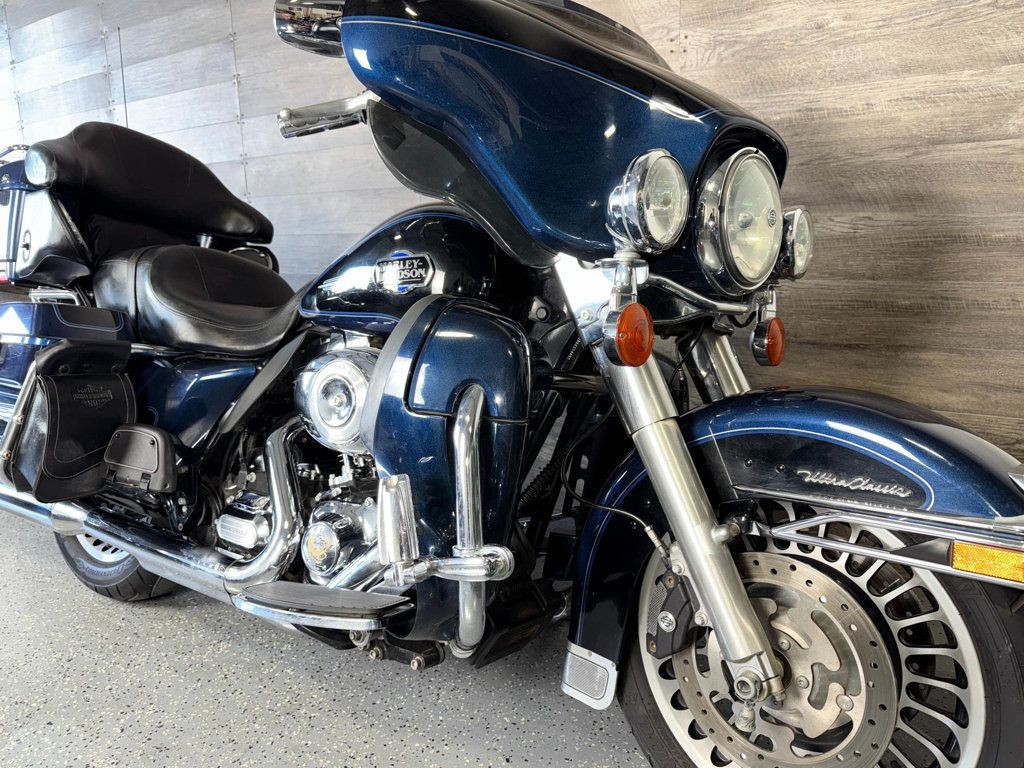 2013 Harley-Davidson FLHTCU Ultra Classic Electra Glide SUPER CLEAN! - 22954575 | Video 2