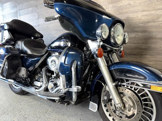 2013 Harley-Davidson FLHTCU Ultra Classic Electra Glide SUPER CLEAN! - 22954575 - 1