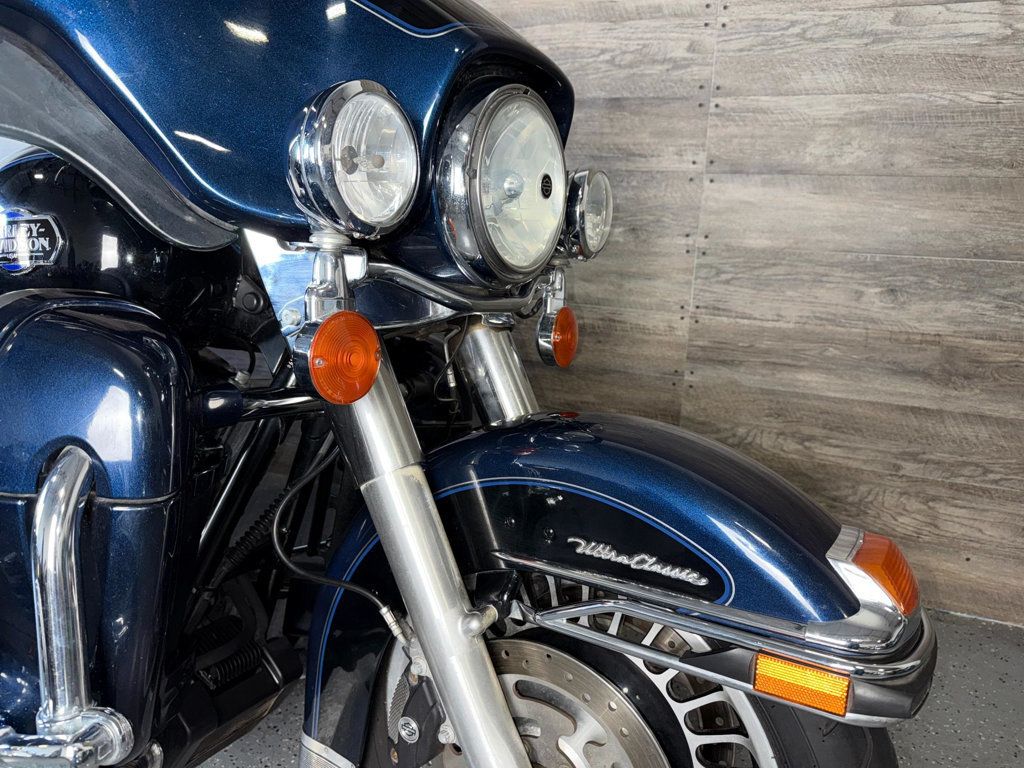 2013 Harley-Davidson FLHTCU Ultra Classic Electra Glide SUPER CLEAN! - 22954575 - 4