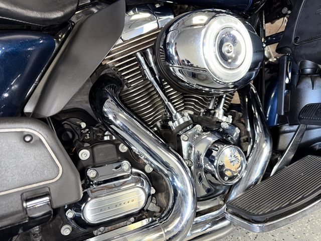 2013 Harley-Davidson FLHTCU Ultra Classic Electra Glide SUPER CLEAN! - 22954575 - 7