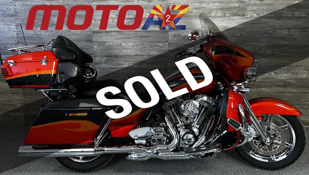 2013 Harley-Davidson FLHTCUSE8 Electra Glide CVO Ultra Classic LOW MILES! - 22739668 - 0