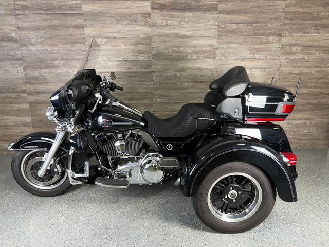 2013 Harley-Davidson FLHTCUTG Triglide Ultra Classic SUPER CLEAN! - 23046646 - 12