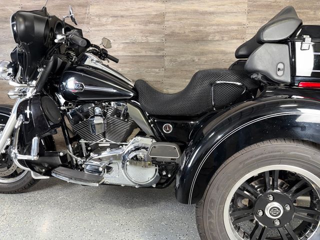 2013 Harley-Davidson FLHTCUTG Triglide Ultra Classic SUPER CLEAN! - 23046646 - 15