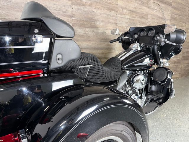 2013 Harley-Davidson FLHTCUTG Triglide Ultra Classic SUPER CLEAN! - 23046646 - 2