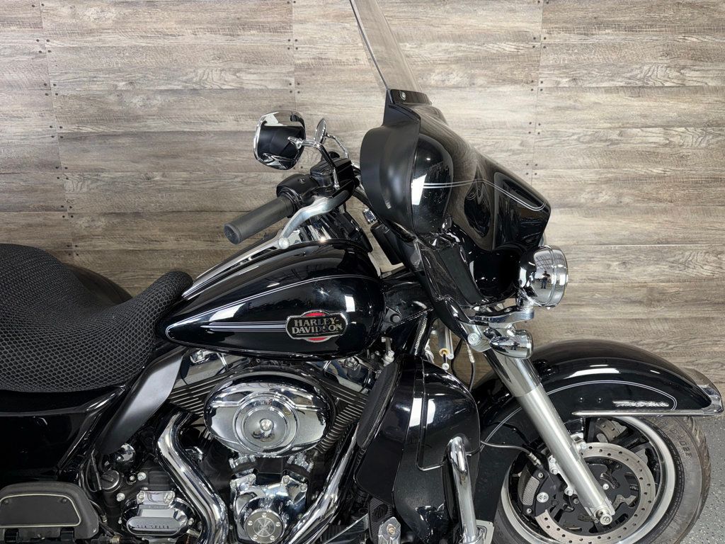 2013 Harley-Davidson FLHTCUTG Triglide Ultra Classic SUPER CLEAN! - 23046646 - 3