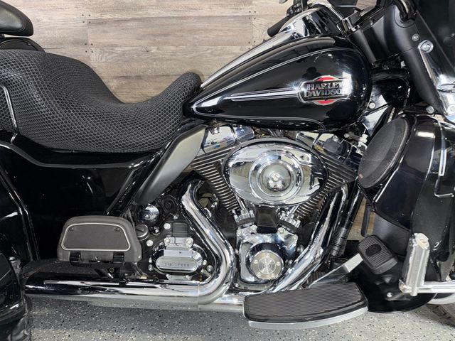 2013 Harley-Davidson FLHTCUTG Triglide Ultra Classic SUPER CLEAN! - 23046646 - 5