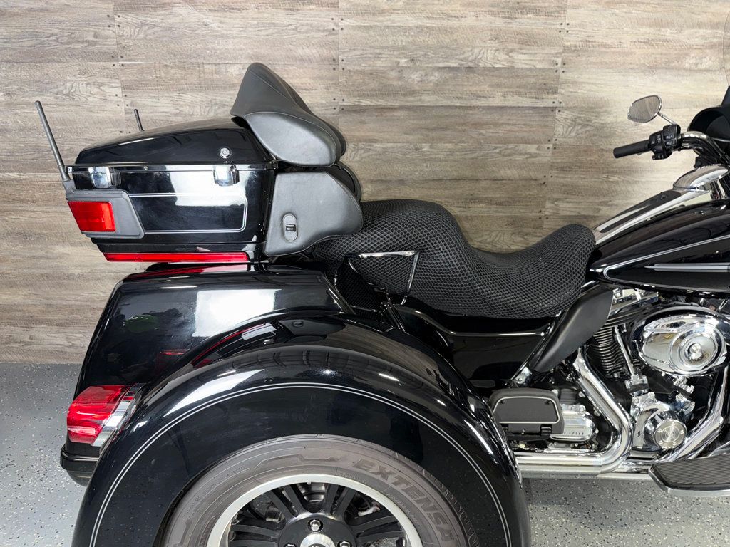 2013 Harley-Davidson FLHTCUTG Triglide Ultra Classic SUPER CLEAN! - 23046646 - 6
