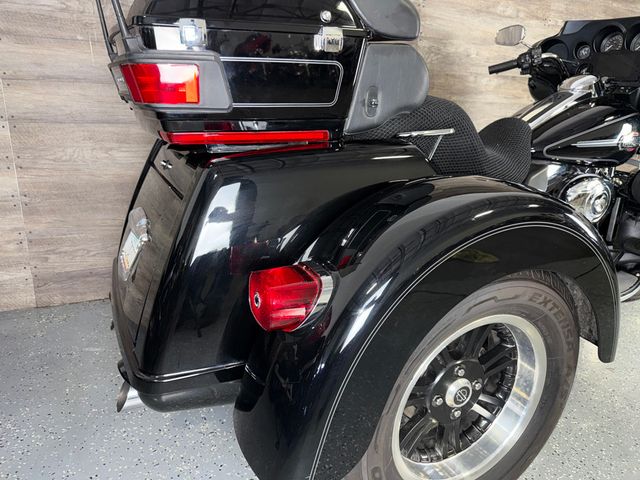 2013 Harley-Davidson FLHTCUTG Triglide Ultra Classic SUPER CLEAN! - 23046646 - 8