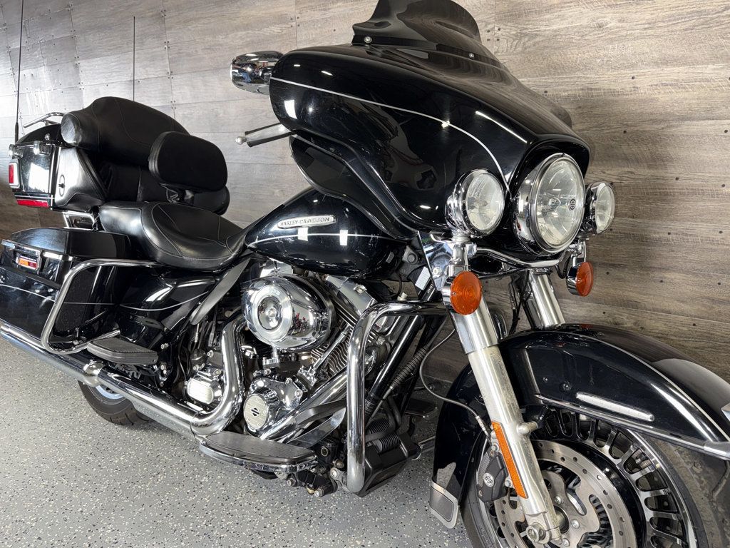 2013 Harley-Davidson FLHTK Electra Glide Ultra Limited SUPER CLEAN! - 23069621 | Video 2