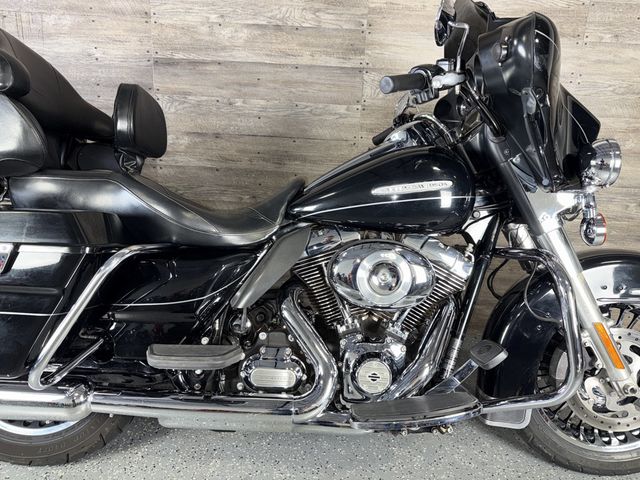 2013 Harley-Davidson FLHTK Electra Glide Ultra Limited SUPER CLEAN! - 23069621 - 4